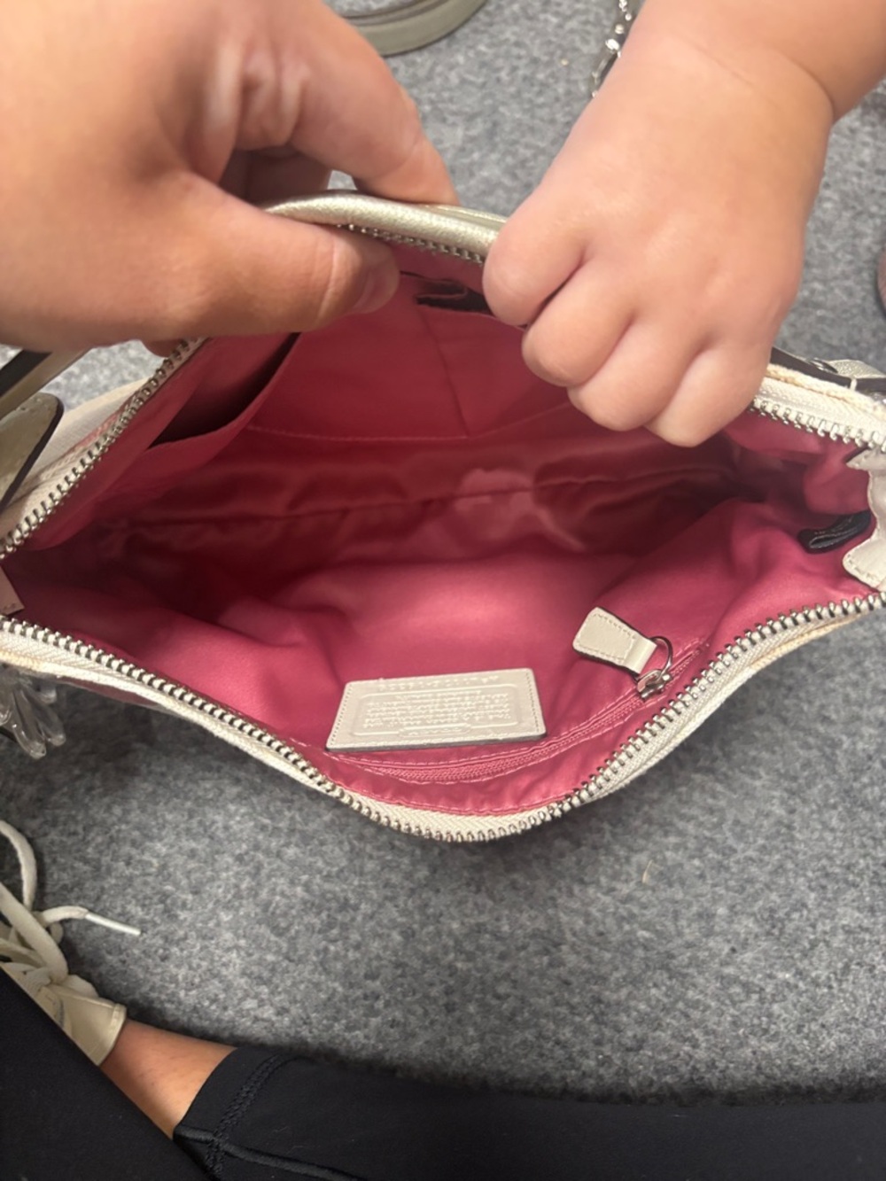 Vintage Coach Pink & Cream Signature Sequin Bag 19339 - Picture 5 of 7